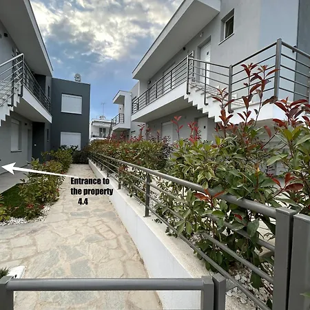 Sunshine Ofrynio With Private Pool 260cm X 160cm During Summer شقة