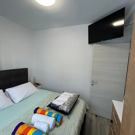 شقة Sunshine Ofrynio With Private Pool 260cm X 160cm From Mid April To End Of September *
