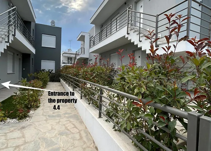 Sunshine Ofrynio With Private Pool 260cm X 160cm During Summer Daire